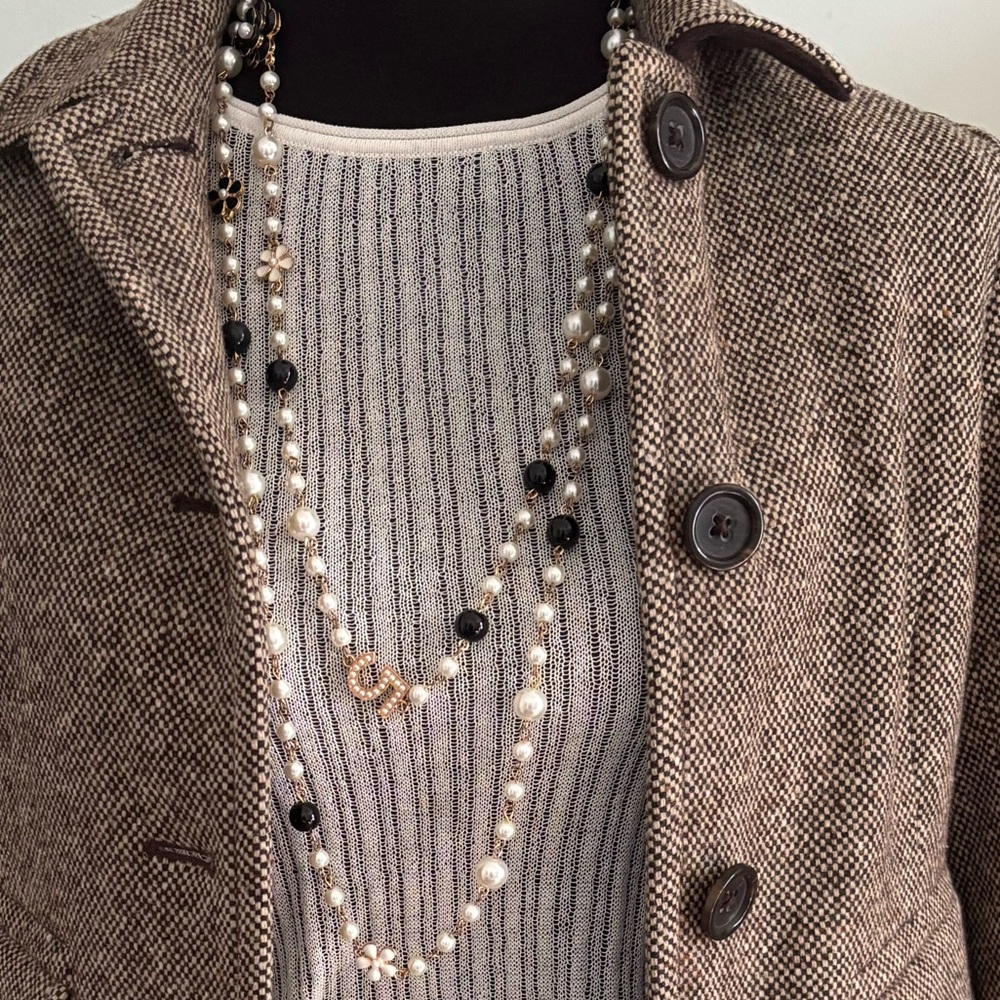 Pearl and Black Beads clover and 5 as inspired by designers.